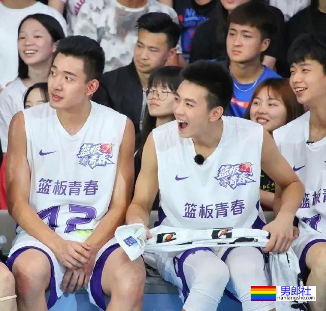 00后国家篮球队帅哥去浴室边缘X行为，遭女友曝光 - 51虹马