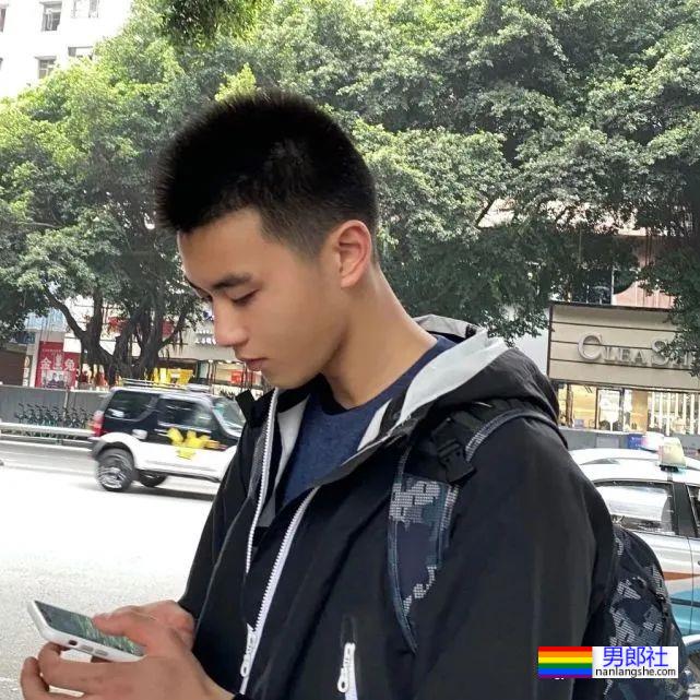 00后国家篮球队帅哥去浴室边缘X行为，遭女友曝光 - 51虹马