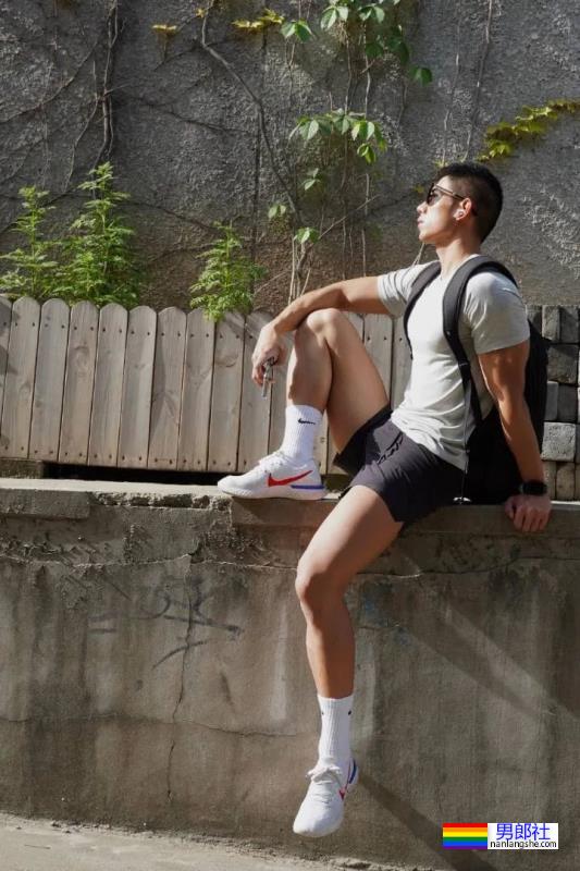 这位爱健身的医生身材好棒 - 51虹马