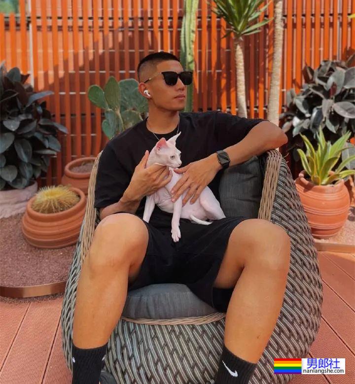 这位爱健身的医生身材好棒 - 51虹马