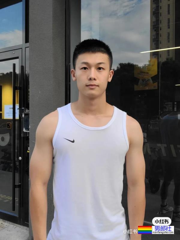 肌肉小哥哥 - 51虹马