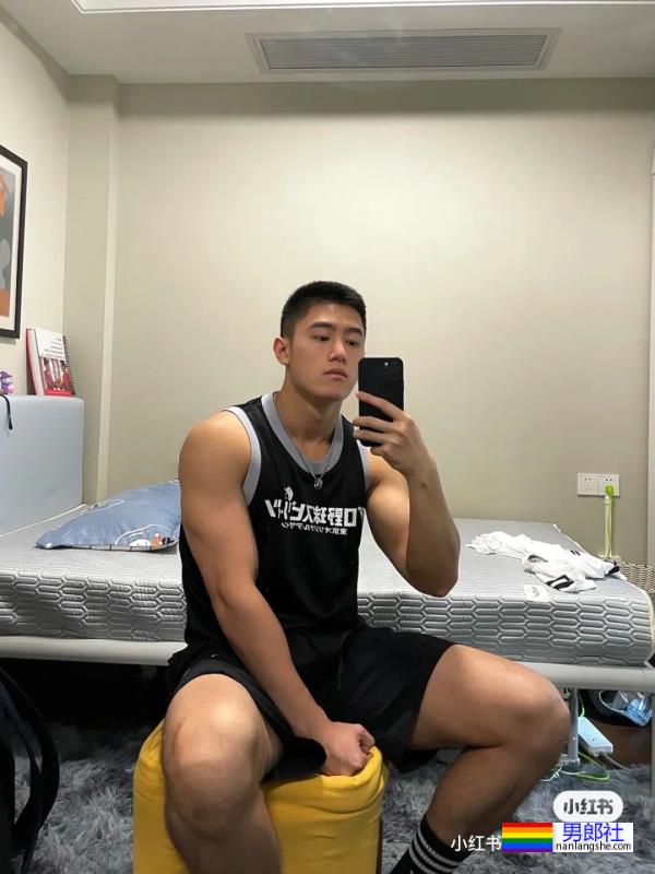 肌肉小哥哥 - 51虹马