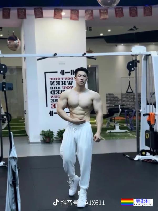 肌肉小哥哥 - 51虹马