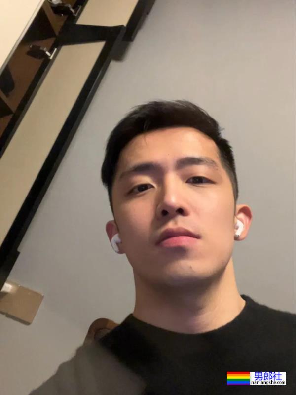 肌肉小哥哥 - 51虹马