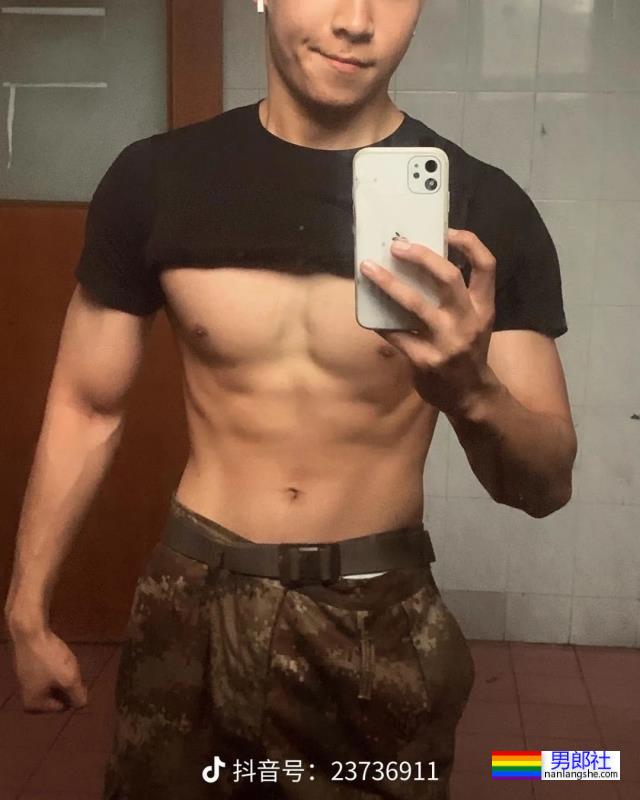 肌肉小哥哥 - 51虹马