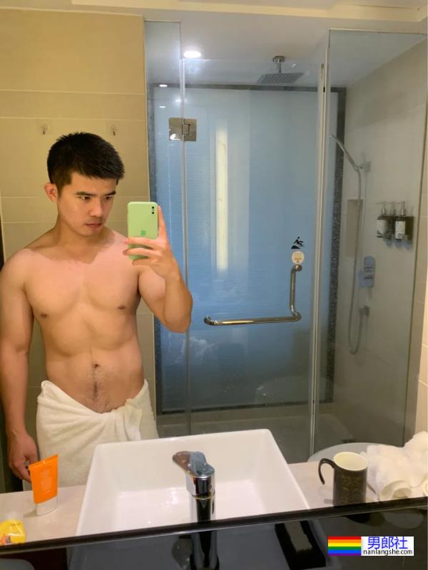 肌肉小哥哥 - 51虹马