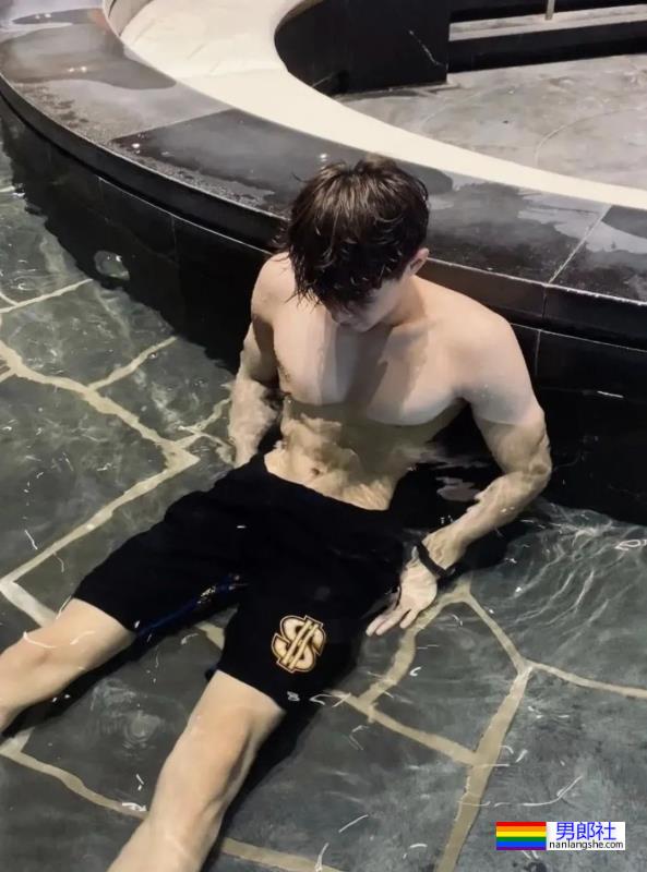 195CM沈阳小哥，身材太棒了 - 51虹马