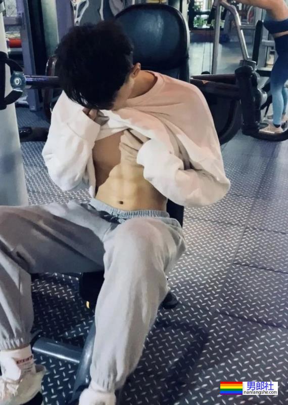 195CM沈阳小哥，身材太棒了 - 51虹马