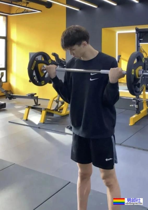 195CM沈阳小哥，身材太棒了 - 51虹马