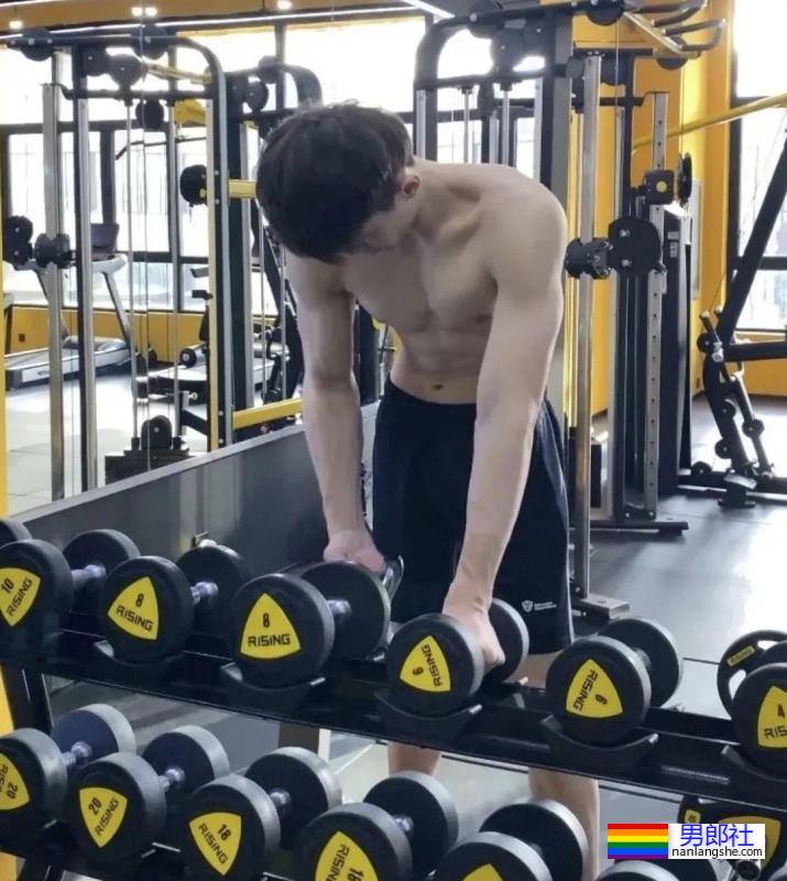 195CM沈阳小哥，身材太棒了 - 51虹马