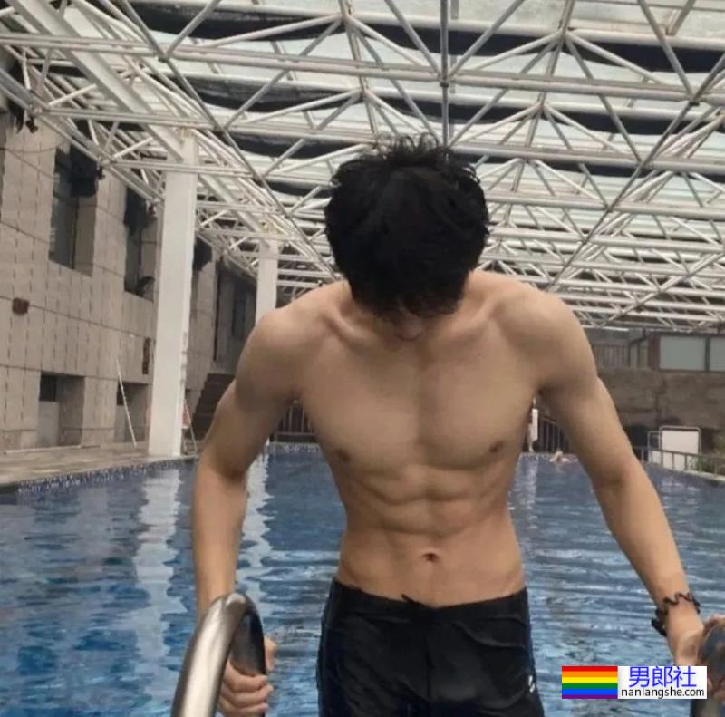 195CM沈阳小哥，身材太棒了 - 51虹马