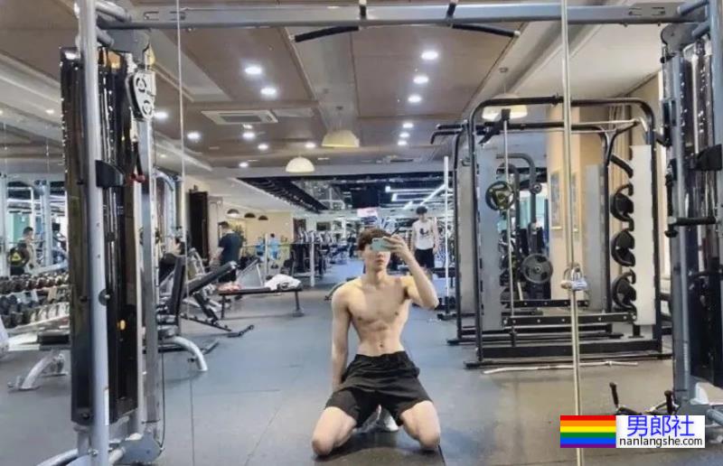 195CM沈阳小哥，身材太棒了 - 51虹马