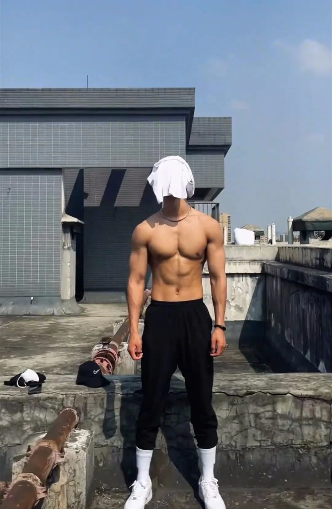 188cm健身博主，六块腹肌真结实！ - 51虹马