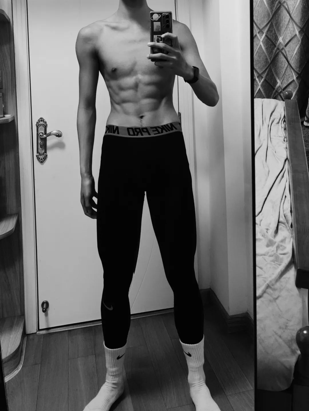 薄肌体育生的身材，太棒了 - 51虹马