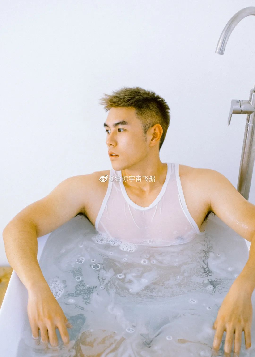 大胸肌肉 - 51虹马