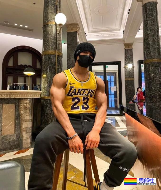 你们想要的不穿衣服的肌肉司机来了！ - 51虹马