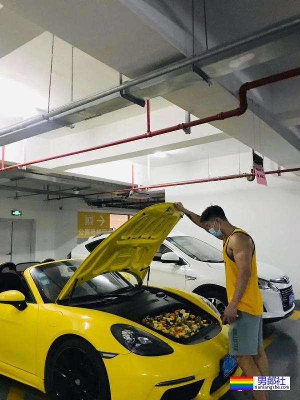 胸肌超大的“货车司机”,想坐在副驾躺他怀里哭 - 51虹马 胸肌超大的“货车司机”,想坐在副驾躺他怀里哭 - 51虹马