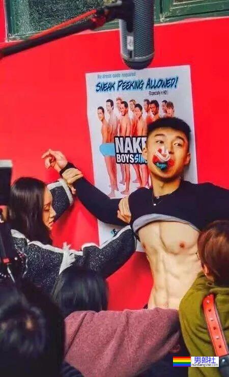 胸肌超大的“货车司机”,想坐在副驾躺他怀里哭 - 51虹马 胸肌超大的“货车司机”,想坐在副驾躺他怀里哭 - 51虹马