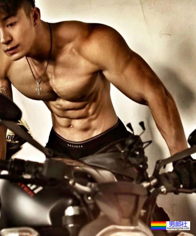 胸肌超大的“货车司机”,想坐在副驾躺他怀里哭 - 51虹马 胸肌超大的“货车司机”,想坐在副驾躺他怀里哭 - 51虹马