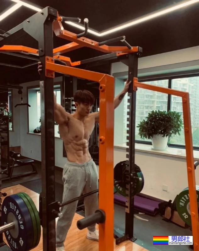 胸肌超大的“货车司机”,想坐在副驾躺他怀里哭 - 51虹马 胸肌超大的“货车司机”,想坐在副驾躺他怀里哭 - 51虹马