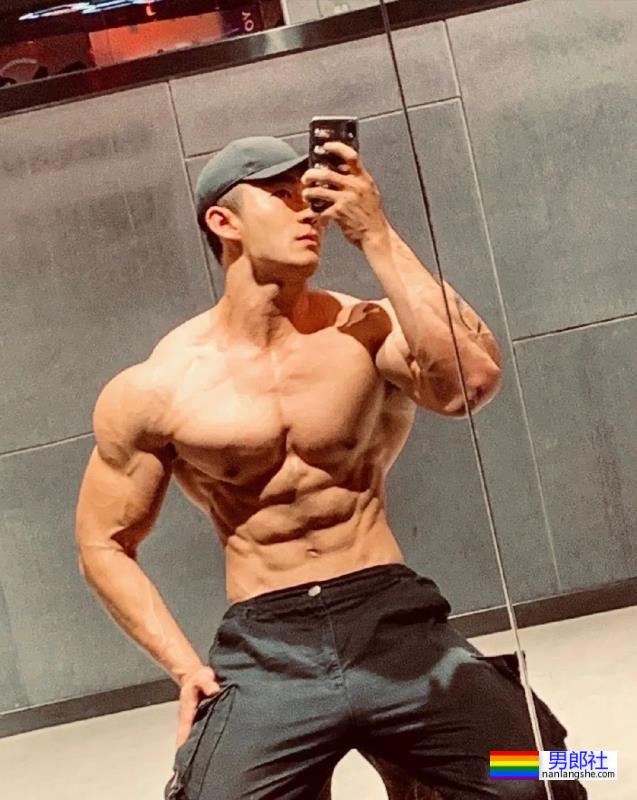 胸肌超大的“货车司机”,想坐在副驾躺他怀里哭 - 51虹马 胸肌超大的“货车司机”,想坐在副驾躺他怀里哭 - 51虹马