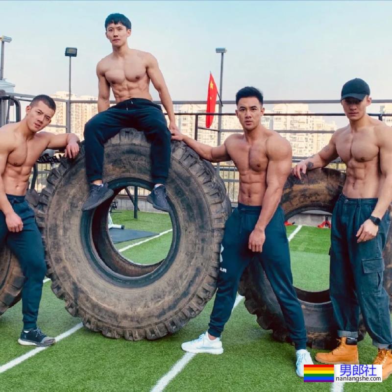 胸肌超大的“货车司机”,想坐在副驾躺他怀里哭 - 51虹马 胸肌超大的“货车司机”,想坐在副驾躺他怀里哭 - 51虹马