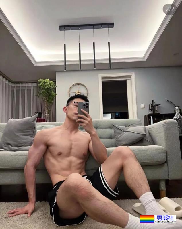 肌肉男 - 51虹马