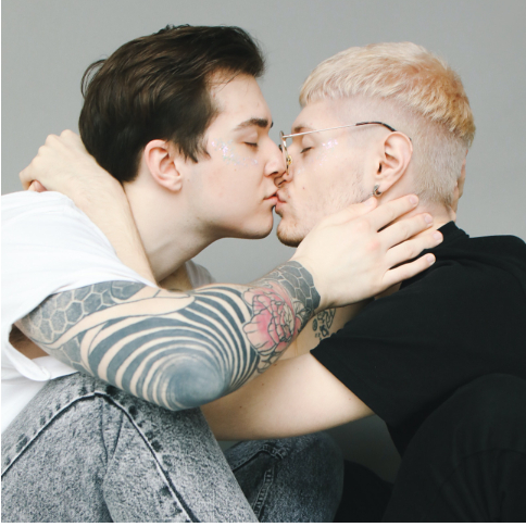 不爱肛交也能自信寻爱！ 同志交友软体 Grindr 将增加新角色选项「side」 - 51虹马