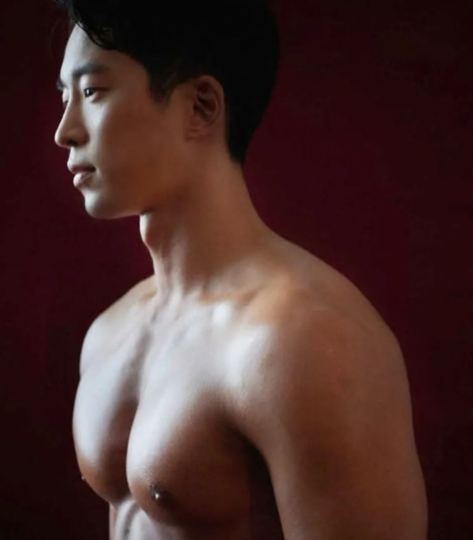 肌肉男舞台秀被指抄袭,网友急喊话别去申遗…… - 51虹马 肌肉男舞台秀被指抄袭,网友急喊话别去申遗…… - 51虹马