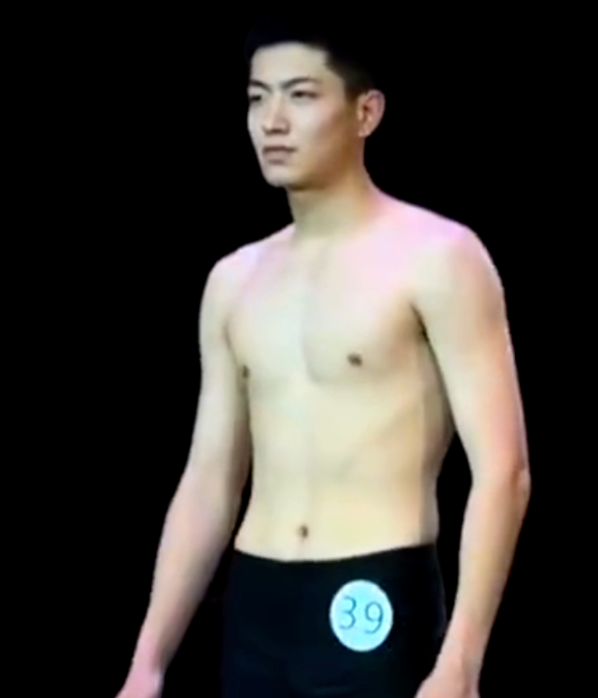 四川电影学院模特大赛,穿泳裤大秀身材网友直呼老公! - 51虹马 四川电影学院模特大赛,穿泳裤大秀身材网友直呼老公! - 51虹马