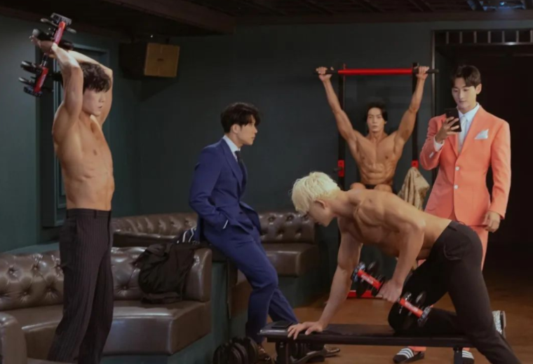 肌肉男舞台秀被指抄袭,网友急喊话别去申遗…… - 51虹马 肌肉男舞台秀被指抄袭,网友急喊话别去申遗…… - 51虹马