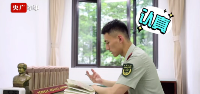 23岁上海武警小哥哥简直太帅了，这就是青春啊 - 51虹马