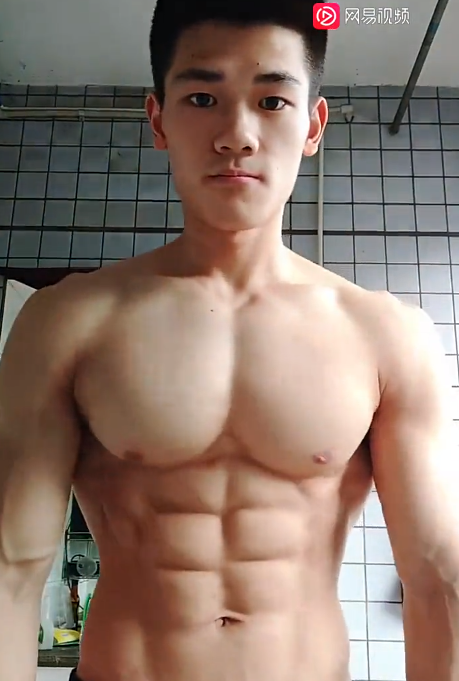 高中生肌肉身材都这么好了,真是刮目想看-51虹马