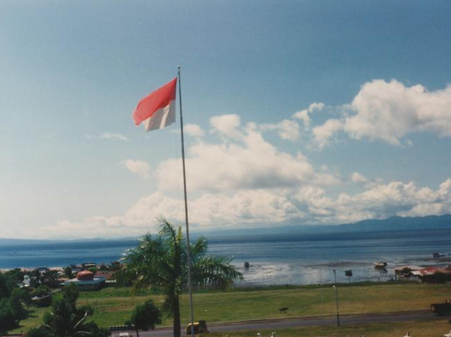英国驻印尼大使馆挂出彩虹旗 印尼政府：「请说明一下这个『无理』的举动。」-51虹马