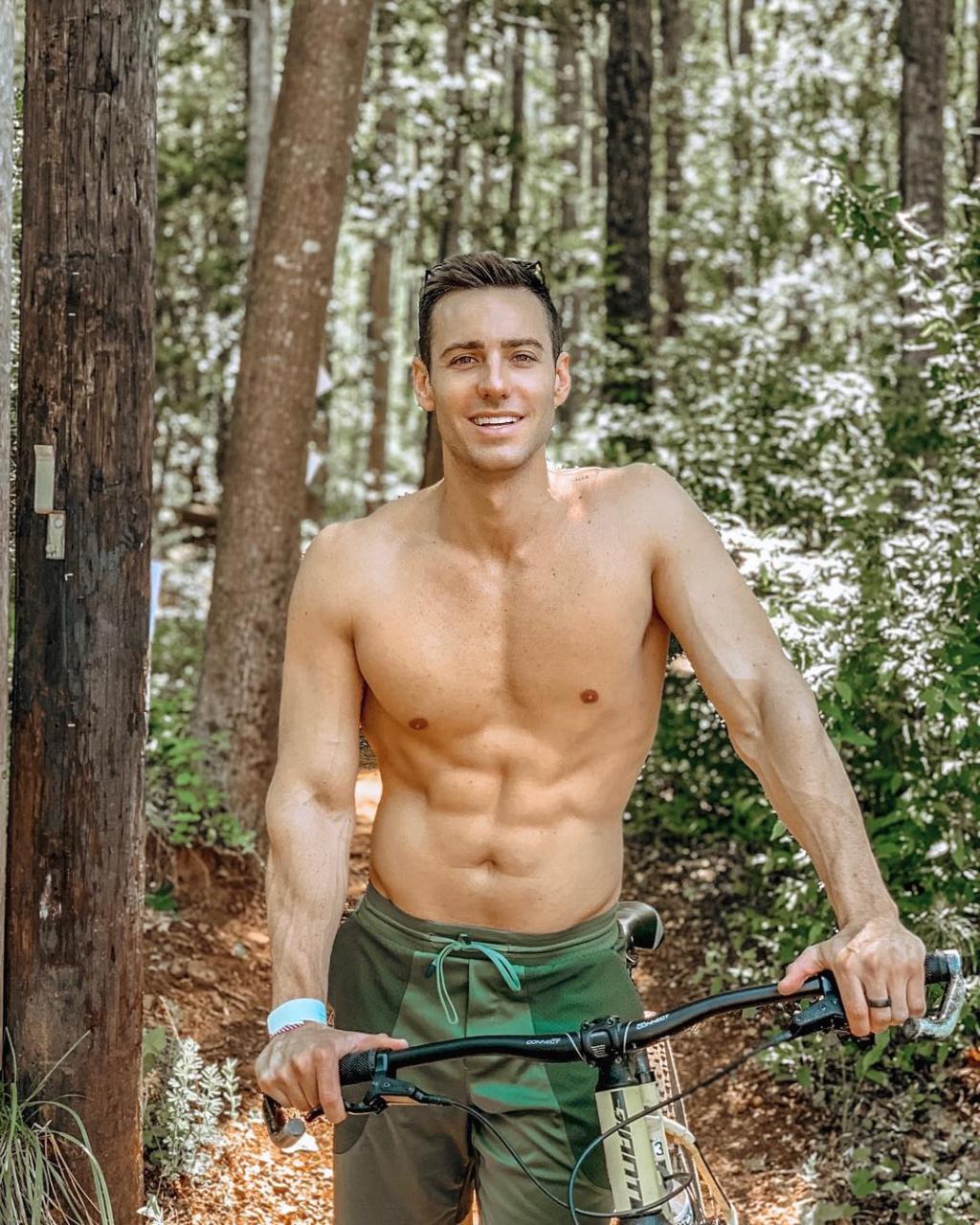 想不想搭我的飞肌？ 型男机长的工作实录：Garrett - 51虹马