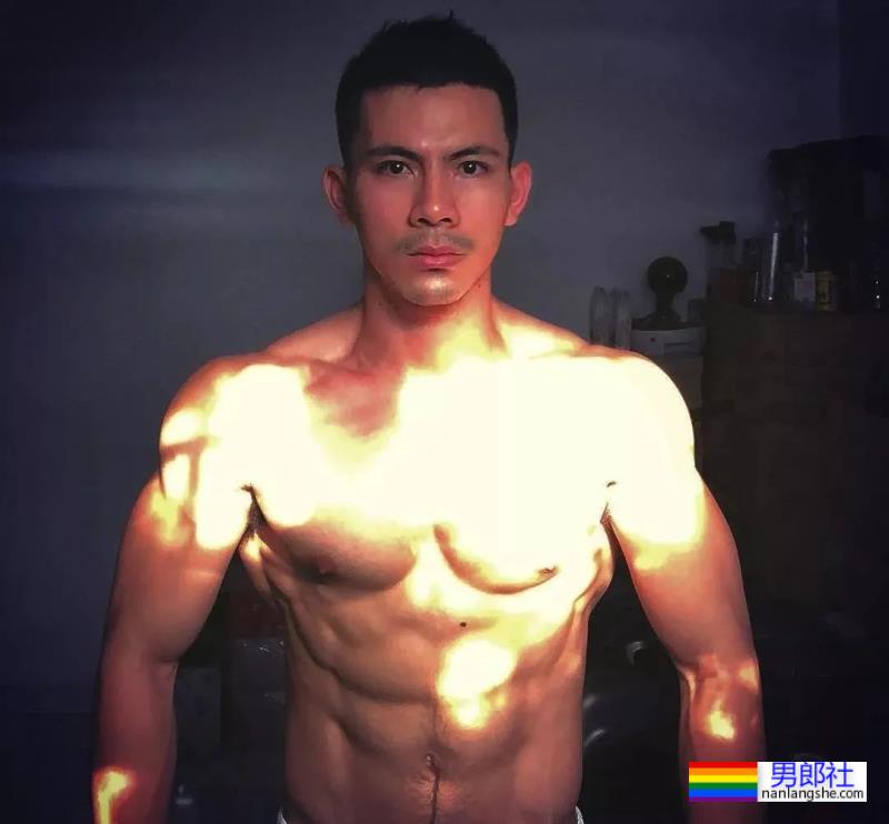 健身模特不仅身材火热 - 51虹马