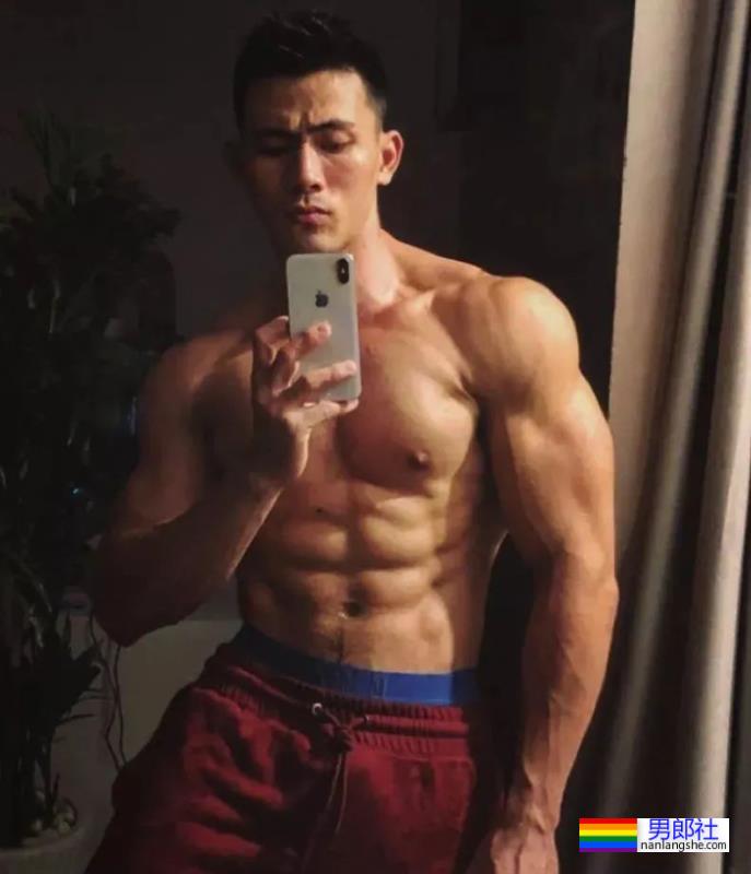 健身模特不仅身材火热 - 51虹马