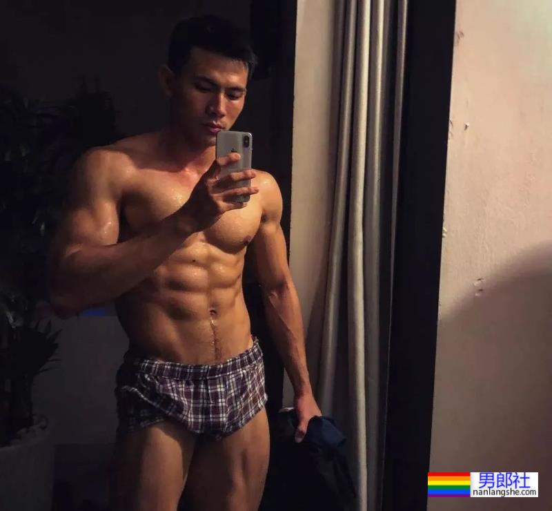 健身模特不仅身材火热 - 51虹马