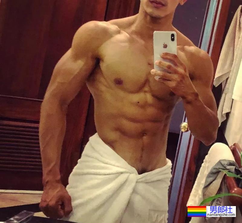 健身模特不仅身材火热 - 51虹马