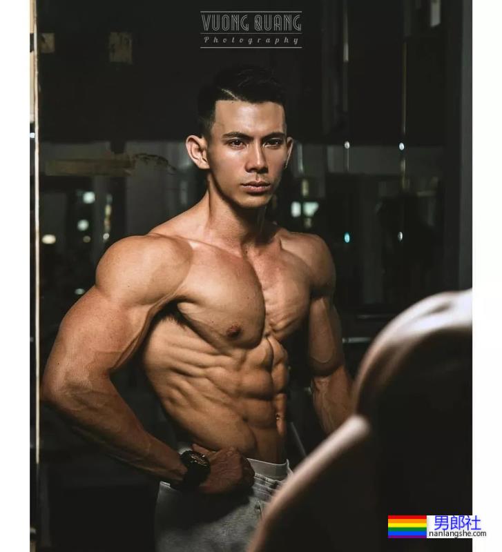 健身模特不仅身材火热 - 51虹马