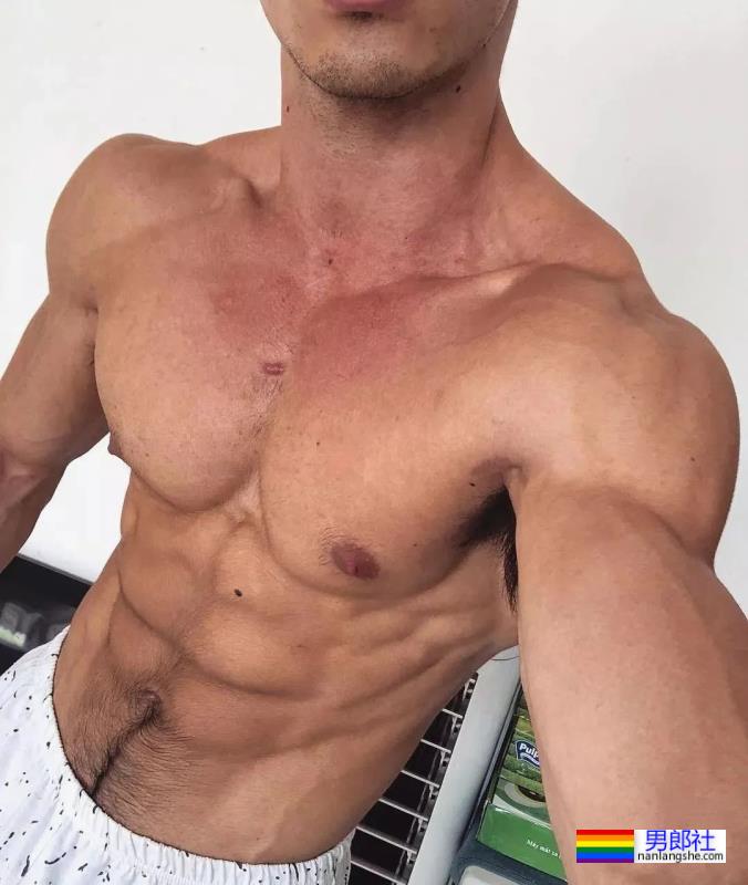 健身模特不仅身材火热 - 51虹马