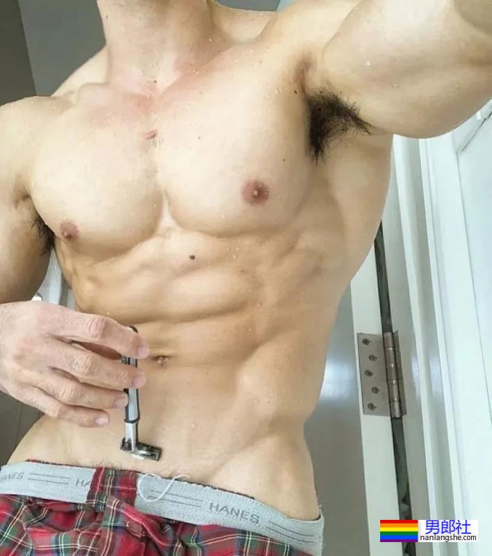 健身模特不仅身材火热 - 51虹马