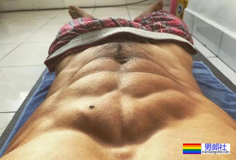 健身模特不仅身材火热 - 51虹马