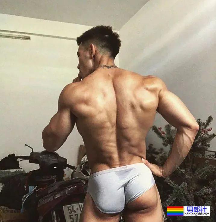 健身模特不仅身材火热 - 51虹马