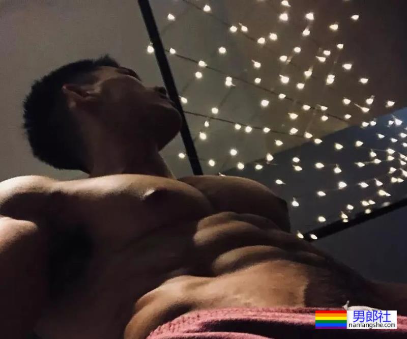 健身模特不仅身材火热 - 51虹马