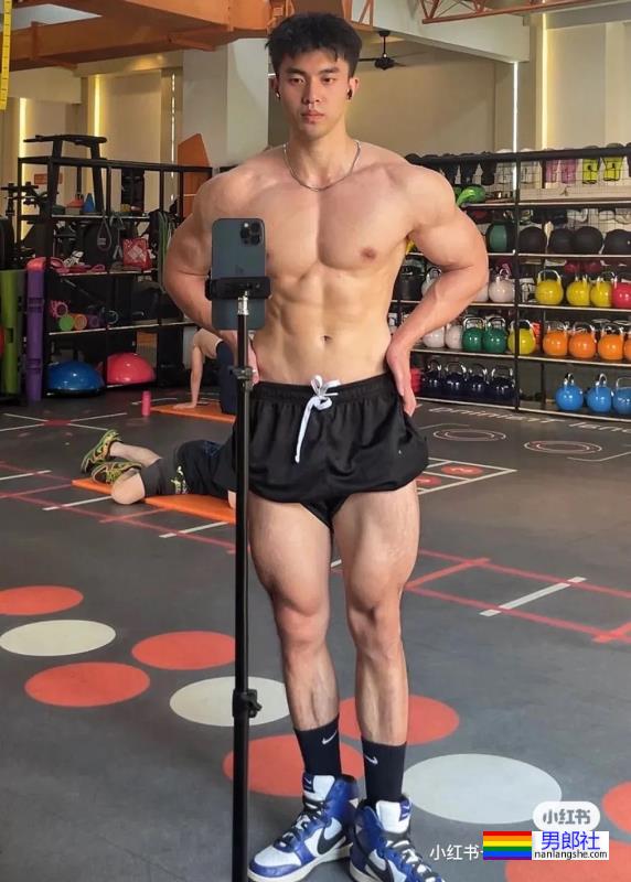 肌肉帅哥-51虹马