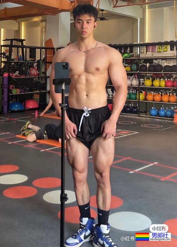 肌肉帅哥 - 51虹马