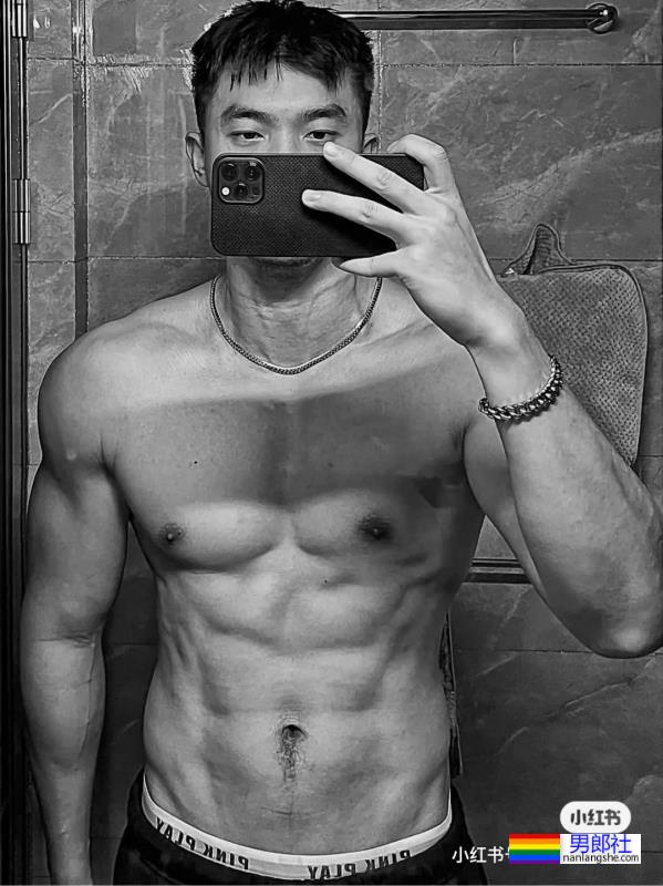 肌肉帅哥 - 51虹马