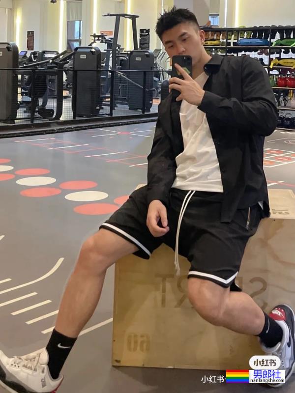 肌肉帅哥 - 51虹马