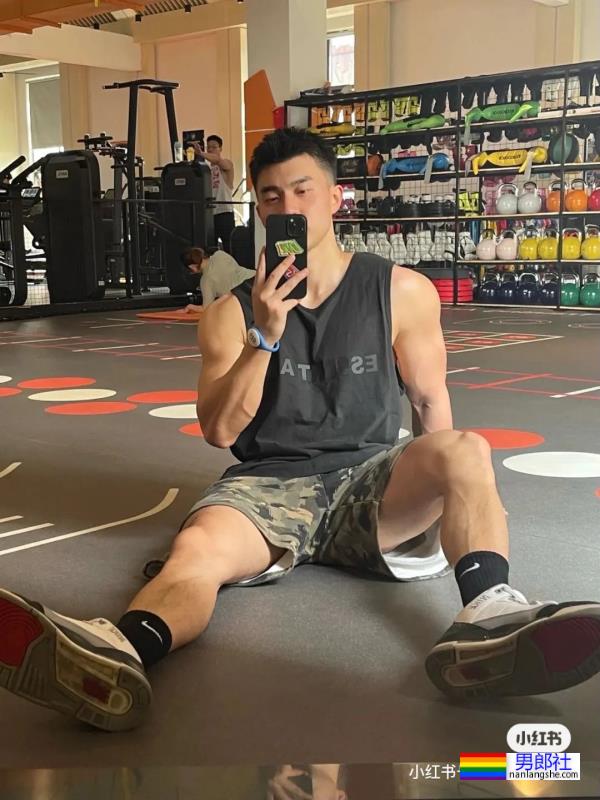 肌肉帅哥 - 51虹马